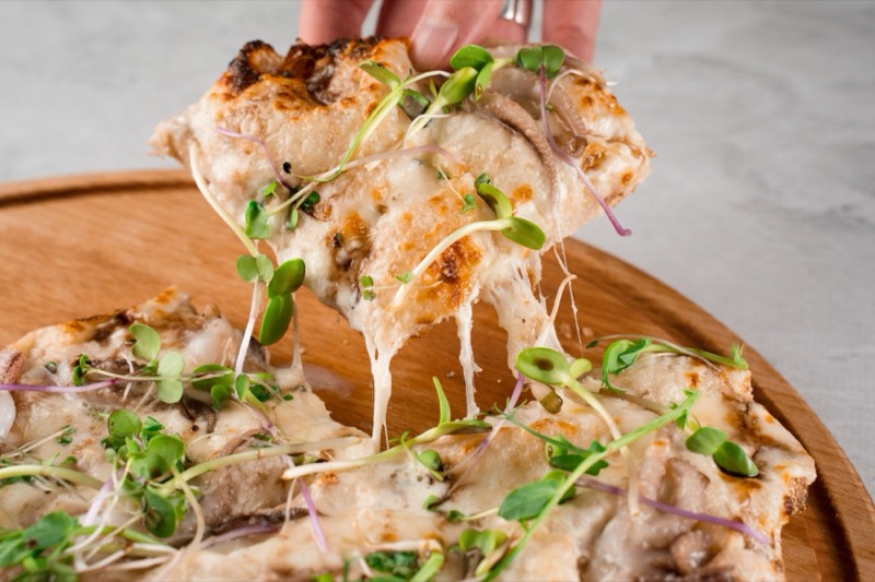 Pinsa Antico Forno tout juste sortie du four